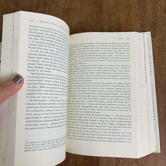 A History of the Twentieth Century Vol. 1 1900-1933 Martin Gilbert hardback book - Picture 16 of 16